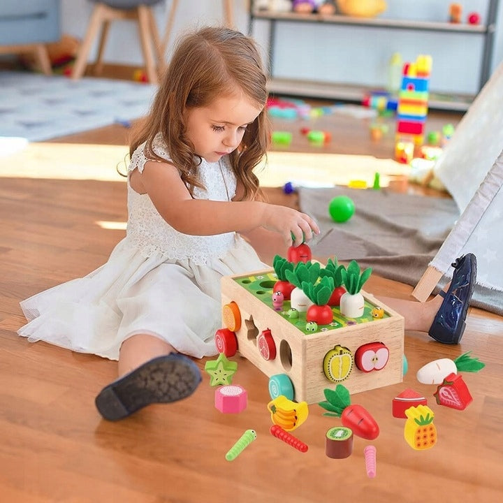 Sorter Montessori Złap robaczka – drewniany wózek z marchewkami