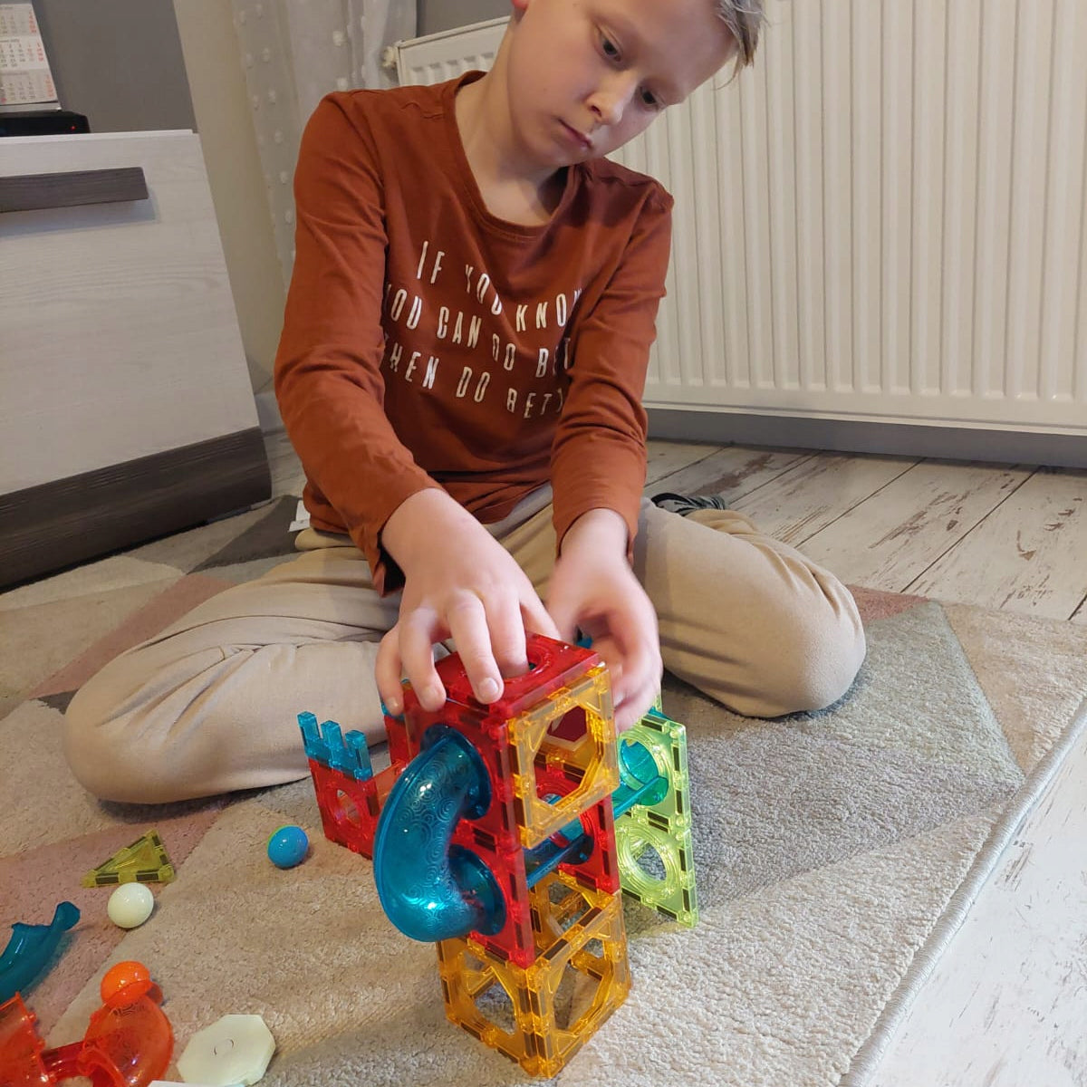 Klocki magnetyczne z torem kulkowym 75 el.